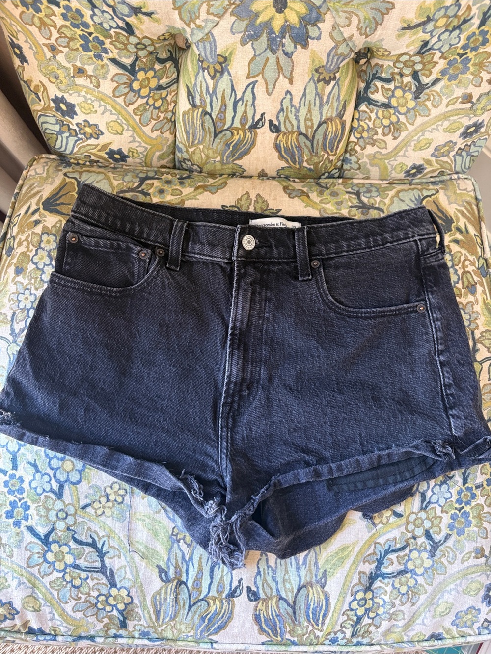 Abercrombie and Fitch the mom short high-rise jean shorts in faded black
